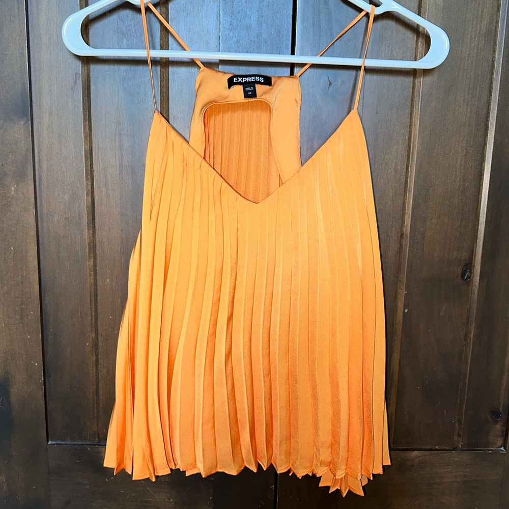 Express Pleated Sleeveless Tank Top Blouse in Orange- size xs